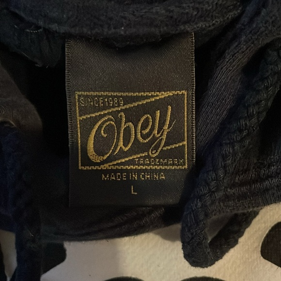 Men’s Obey Sweater - Picture 4 of 5